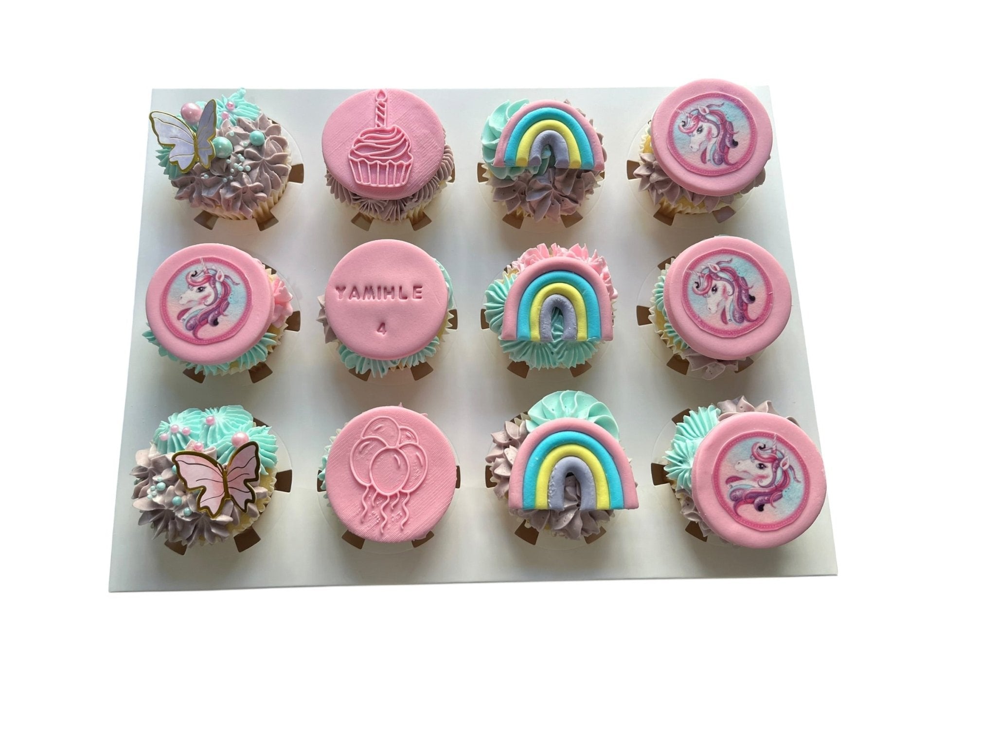 12 Unicorn cupcakes - Hearty Bakes