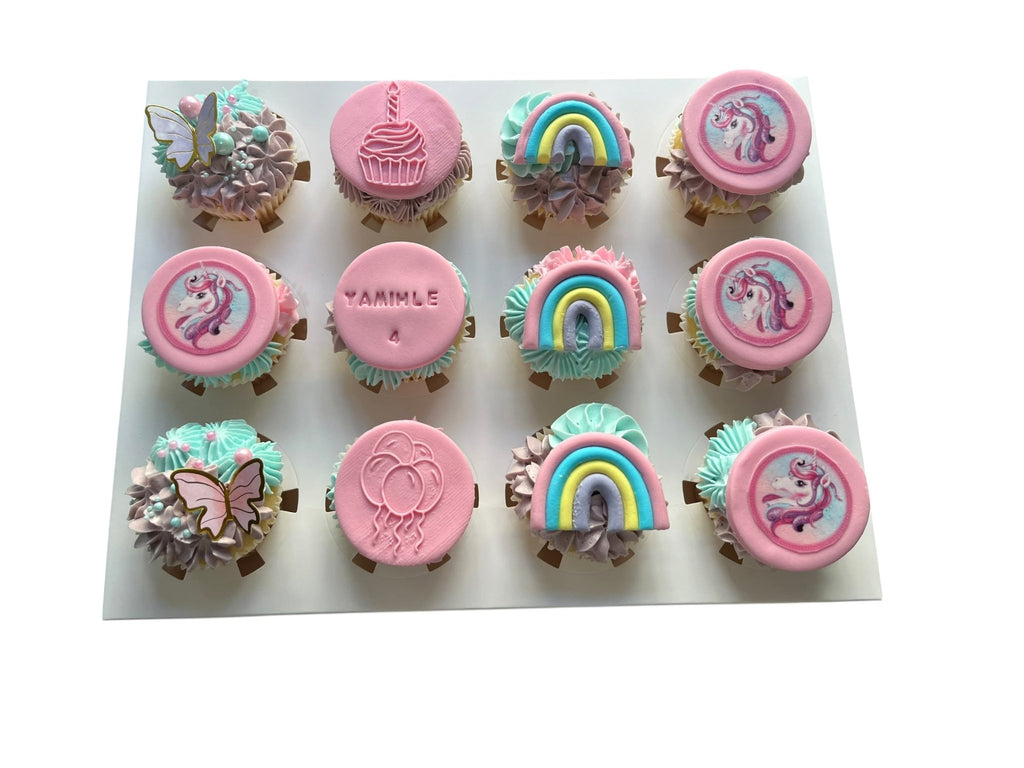 12 Unicorn cupcakes - Hearty Bakes